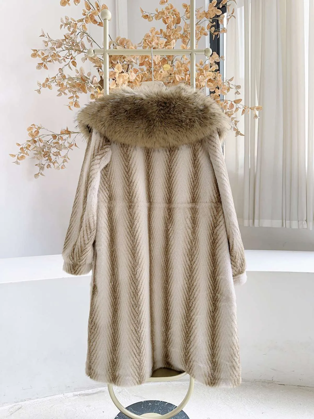 Brown 1950s Far Collar Faux Fur Coat