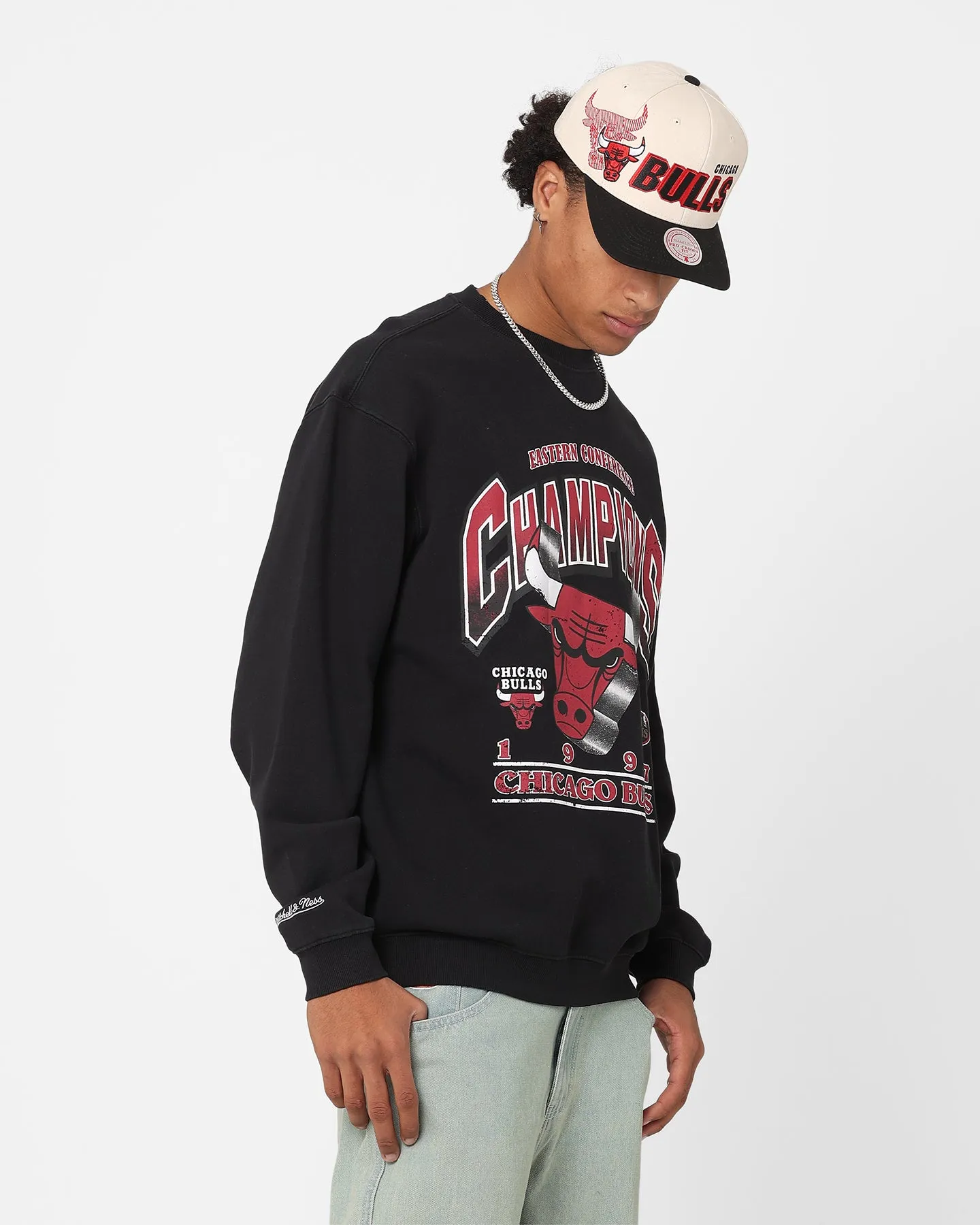 Mitchell & Ness Chicago Bulls Bevelled Crewneck Faded Black