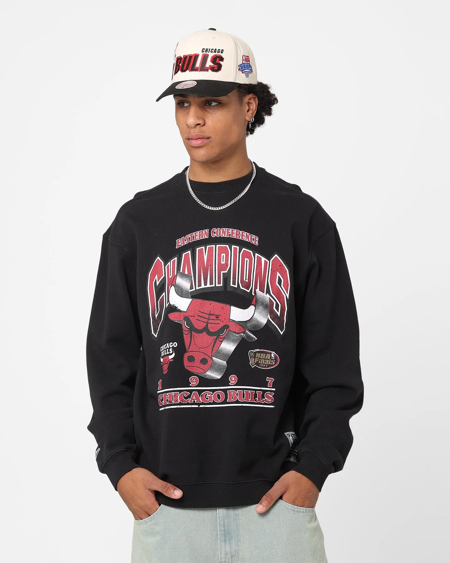 Mitchell & Ness Chicago Bulls Bevelled Crewneck Faded Black