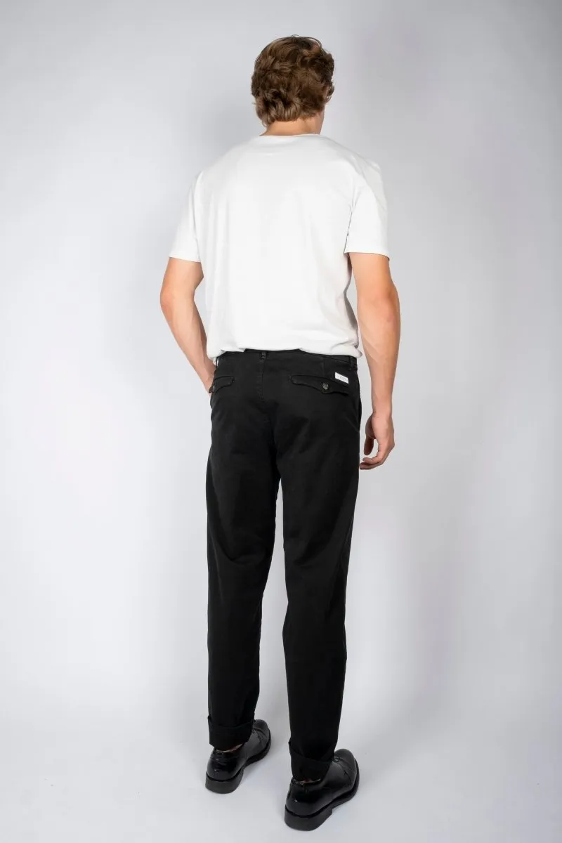 SLOUCHY CHINO / Stone Garment Dyed Black