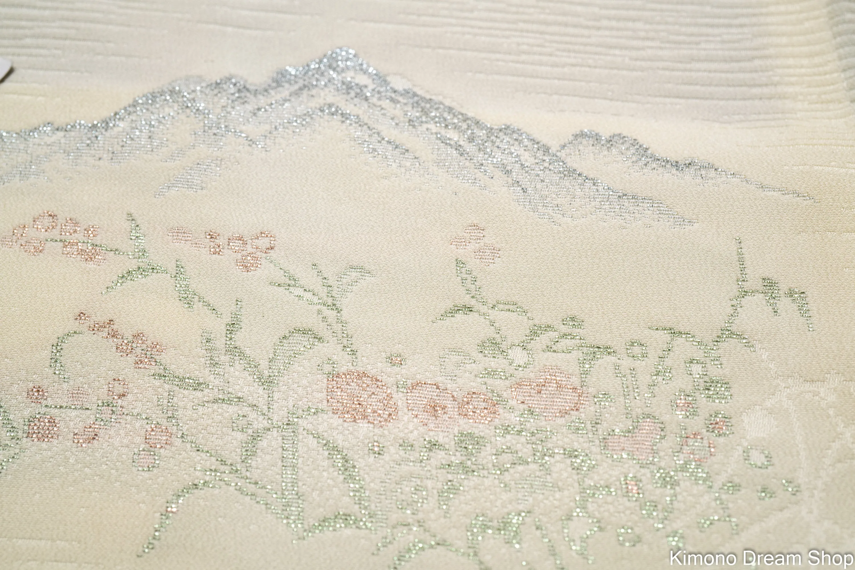 Unlined Silk Haori - Embroidered Mountain Scenery and Flowers - Vintage Women's Kimono Jacket - Light Yellow Beige