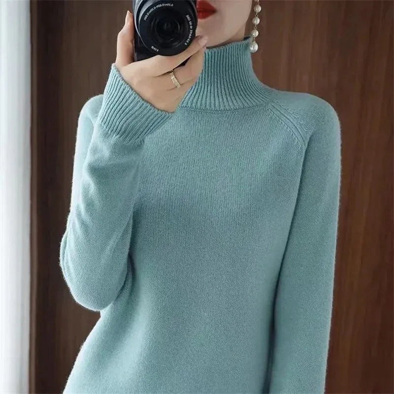 Women's Sweater. Pullover Slim Solid.