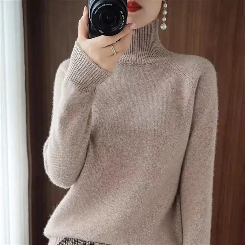 Women's Sweater. Pullover Slim Solid.